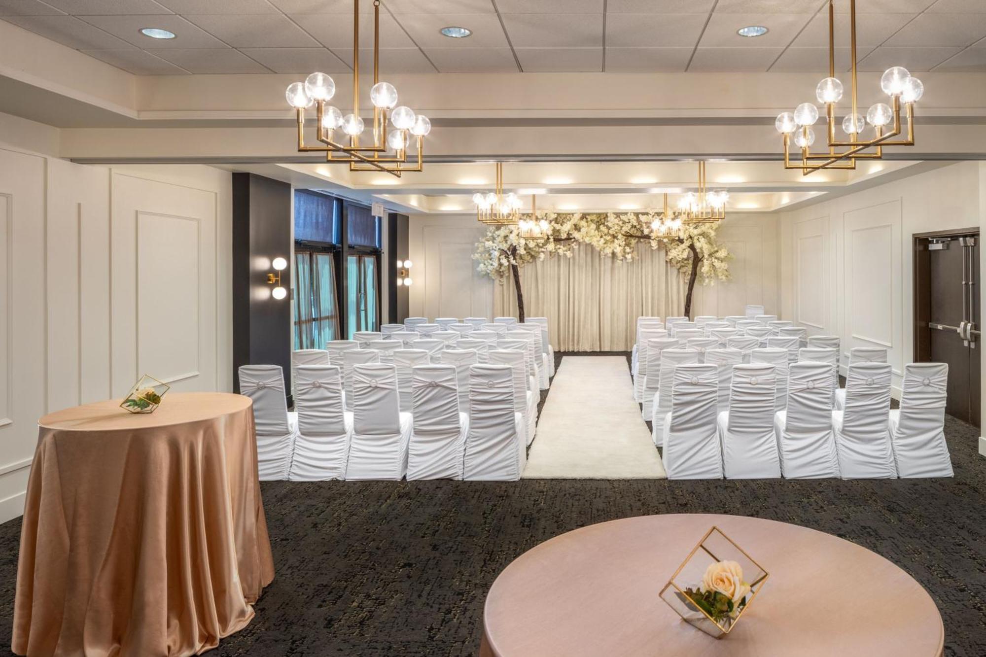 Hotel Courtyard By Marriott South Calgary