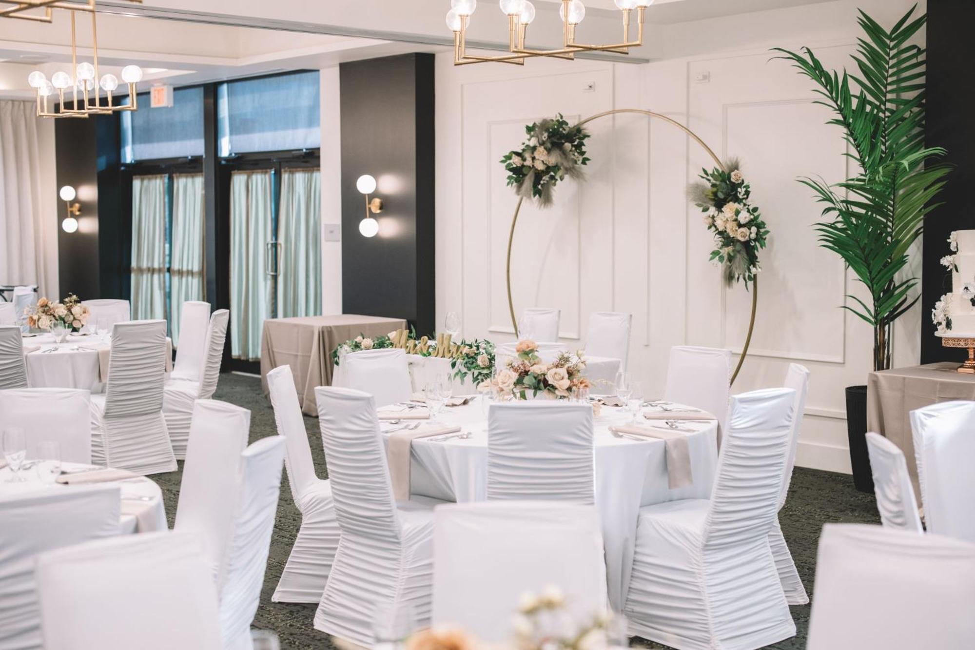 Courtyard By Marriott South Calgary