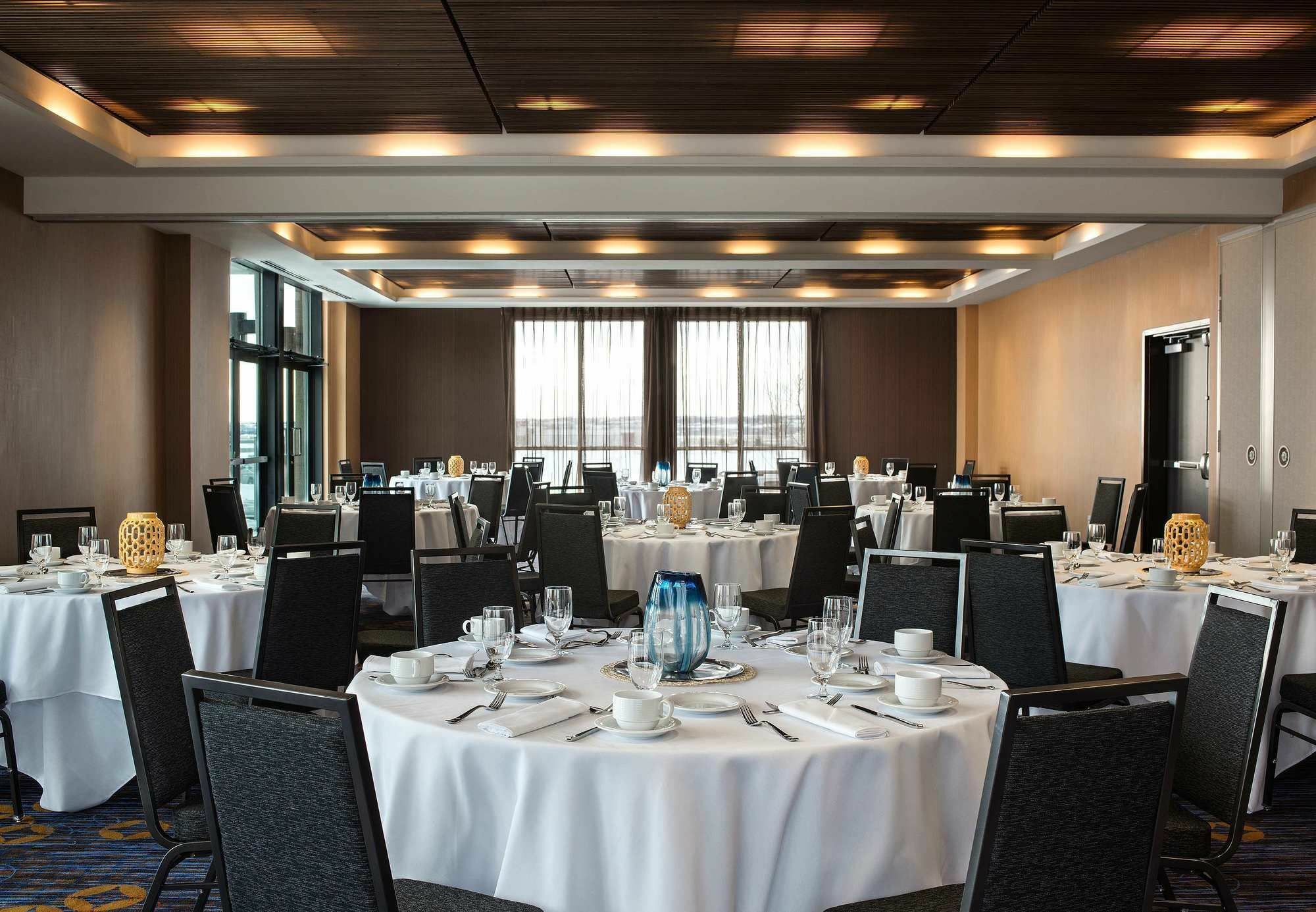 Courtyard By Marriott South Hotel Calgary